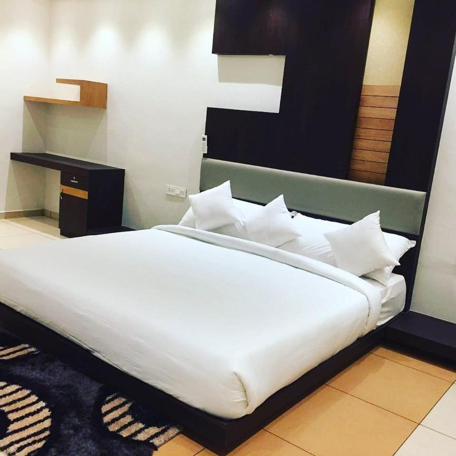 Hotel Al Amana Tower Kondotty Eksteriør bilde